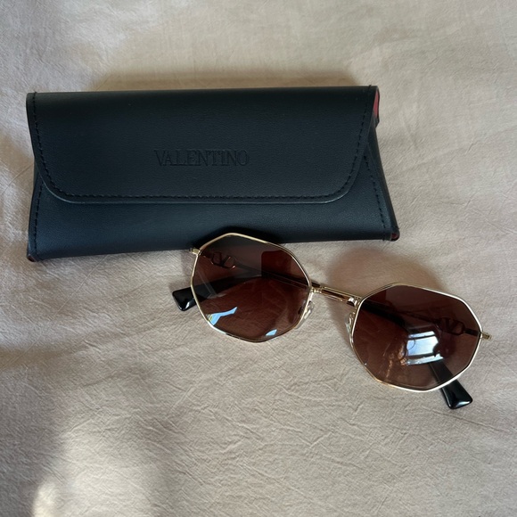 VALENTINO V Logo Octagonal Brown Gradient Glasses w/ Original box, cloth, case - Picture 4 of 6